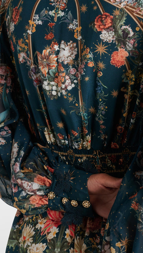 MINIKLEID SHIRLEY AUS SEIDENKREPP MIT BLUMENMUSTER