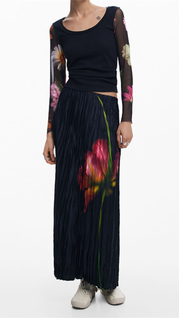AIIZIE ZANNA PRINT PLEATED SKIRT IN BLACK - product image