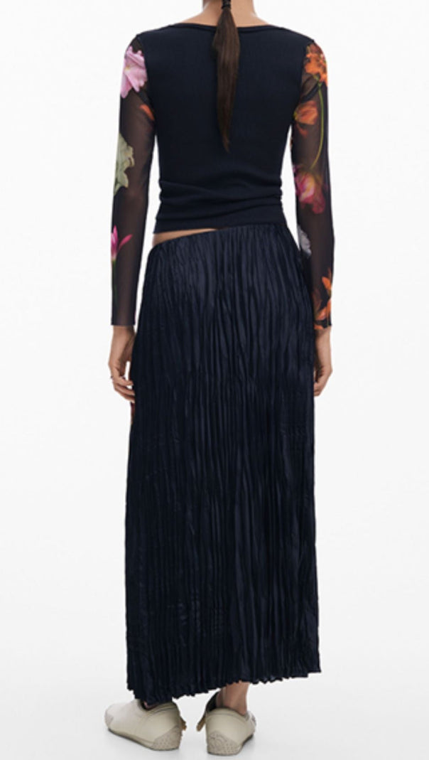 AIIZIE ZANNA PRINT PLEATED SKIRT IN BLACK - product image