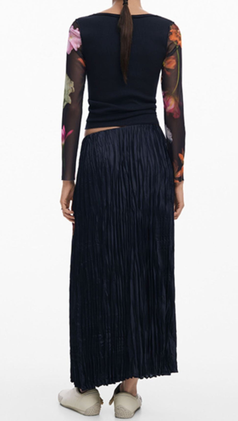 ZANNA PRINT PLEATED SKIRT IN BLACK