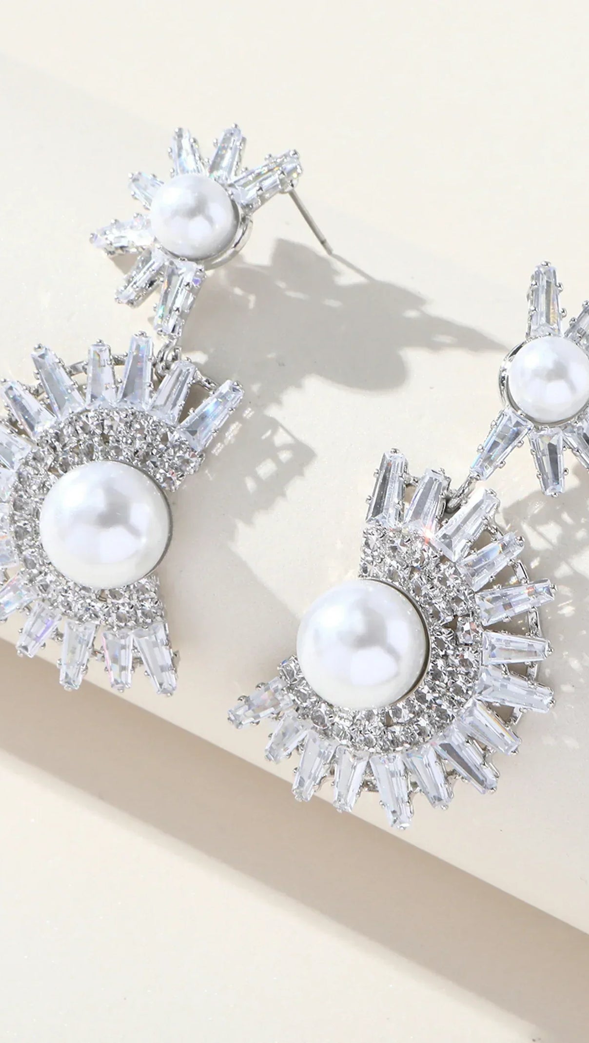 AIIZIE ALAYA FLORAL RHINSTONE PEARL EARRINGS - product image