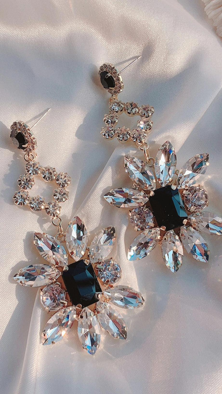 ALIYAH BLACK GEMSTONE CRYSTAL EARRINGS