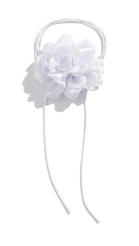 ROSIE WHITE FLOWER MESH CHOKER
