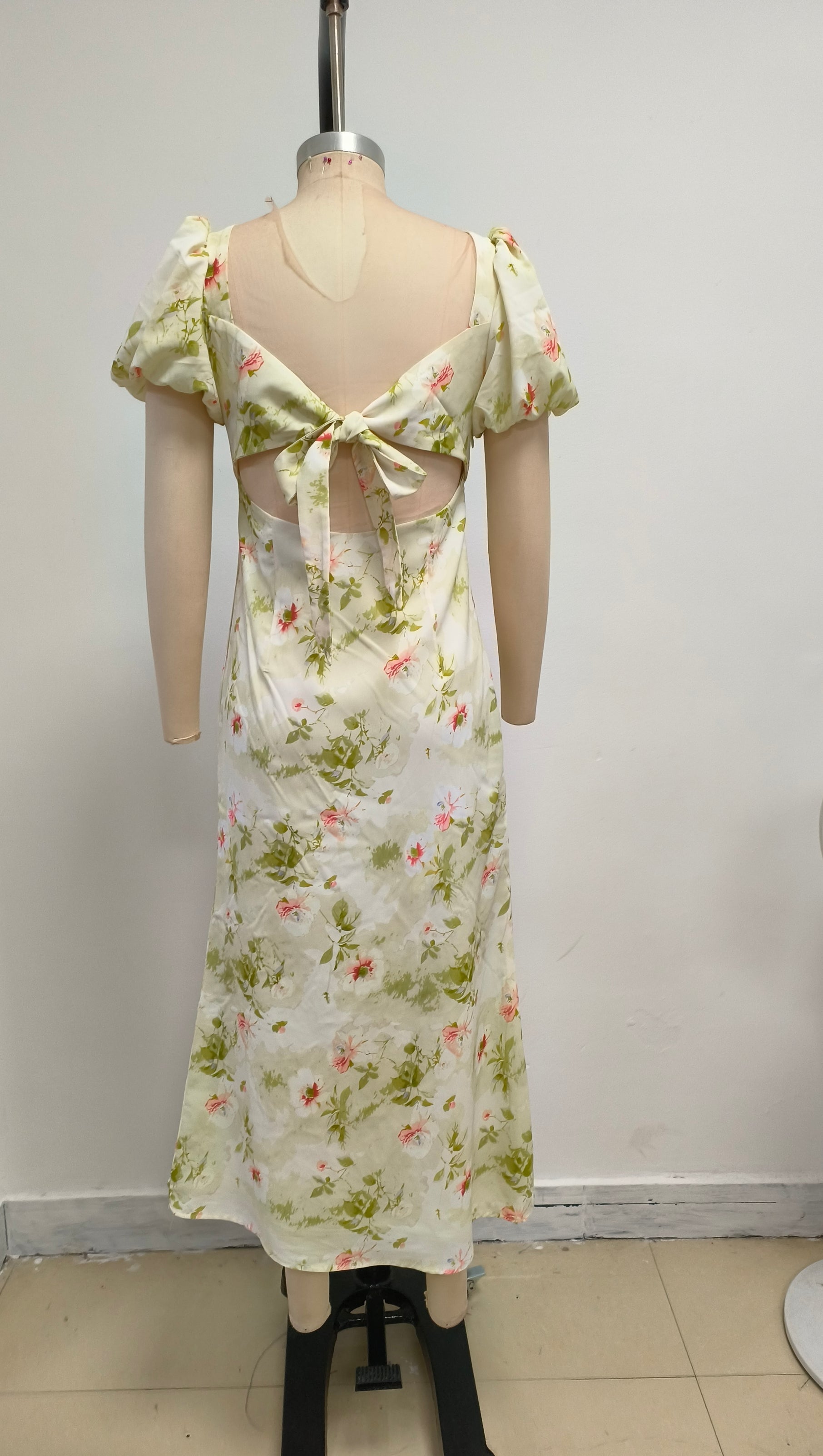 AIIZIE V-NECK FLORAL PUFF SLEEVE DRESS - product image