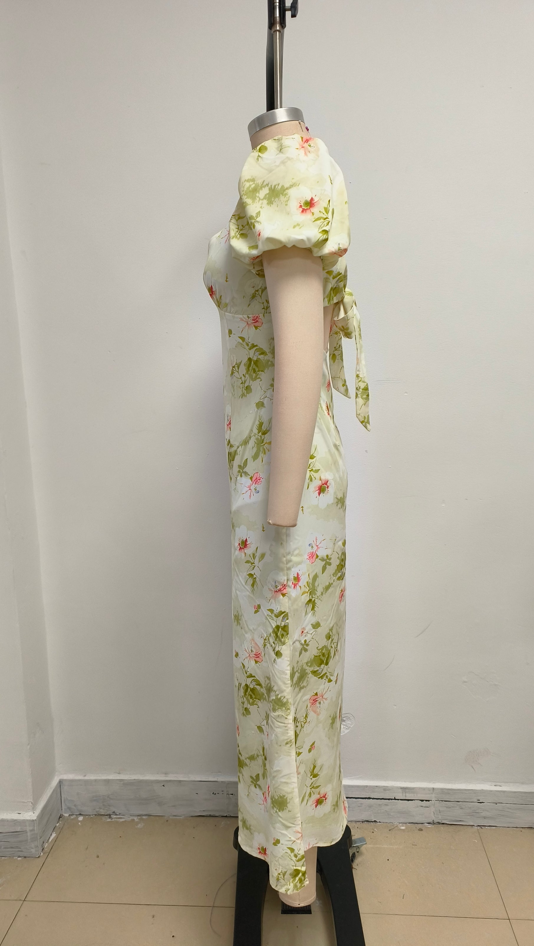 AIIZIE V-NECK FLORAL PUFF SLEEVE DRESS - product image