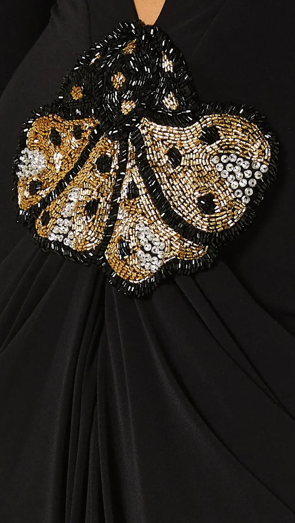 Schwarzes, dehnbares Maxikleid mit goldenen Blumenstickereien, V-Ausschnitt und langen Ärmeln