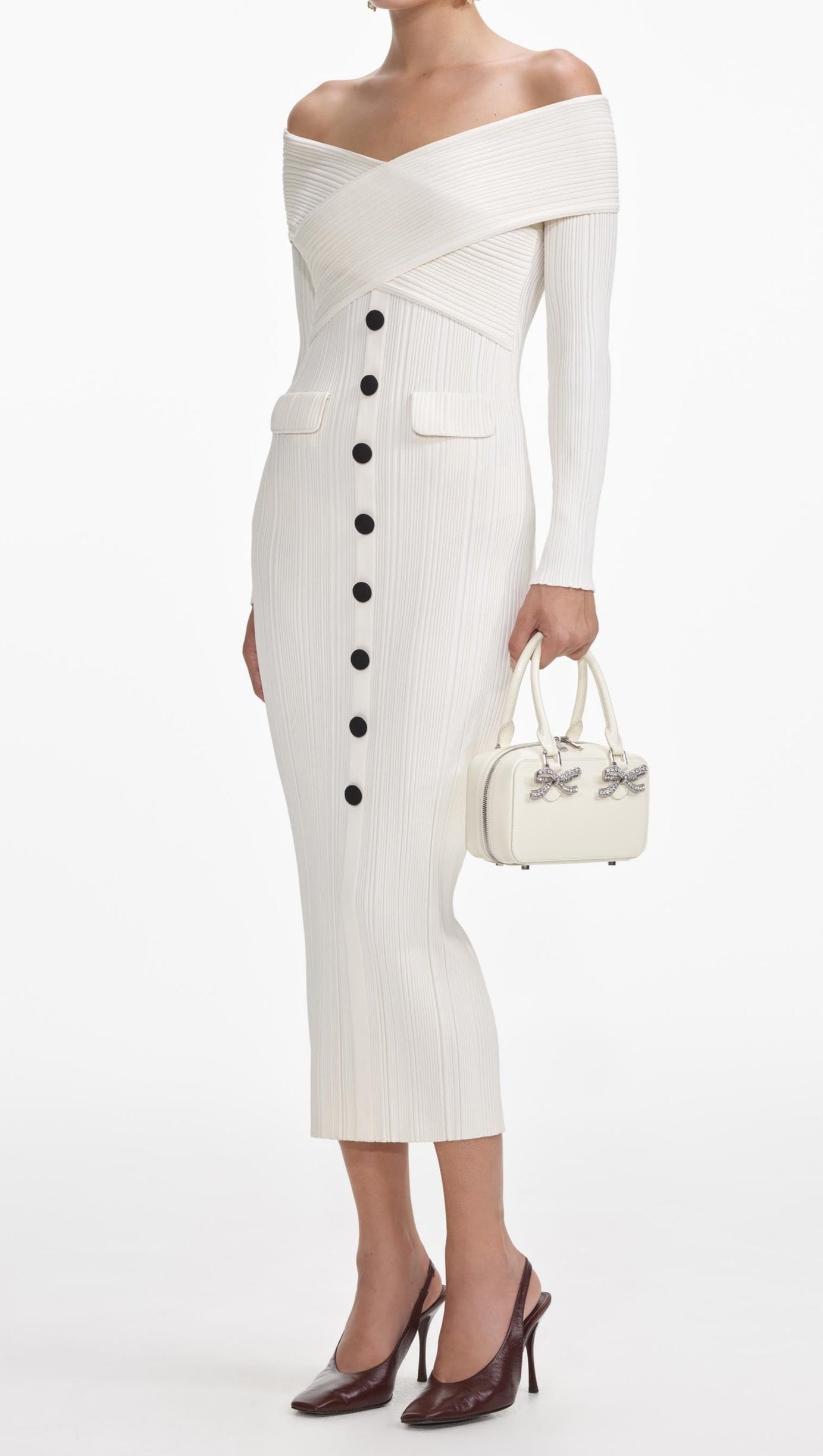 Penny – Schulterfreies Midi-Strickkleid in Creme