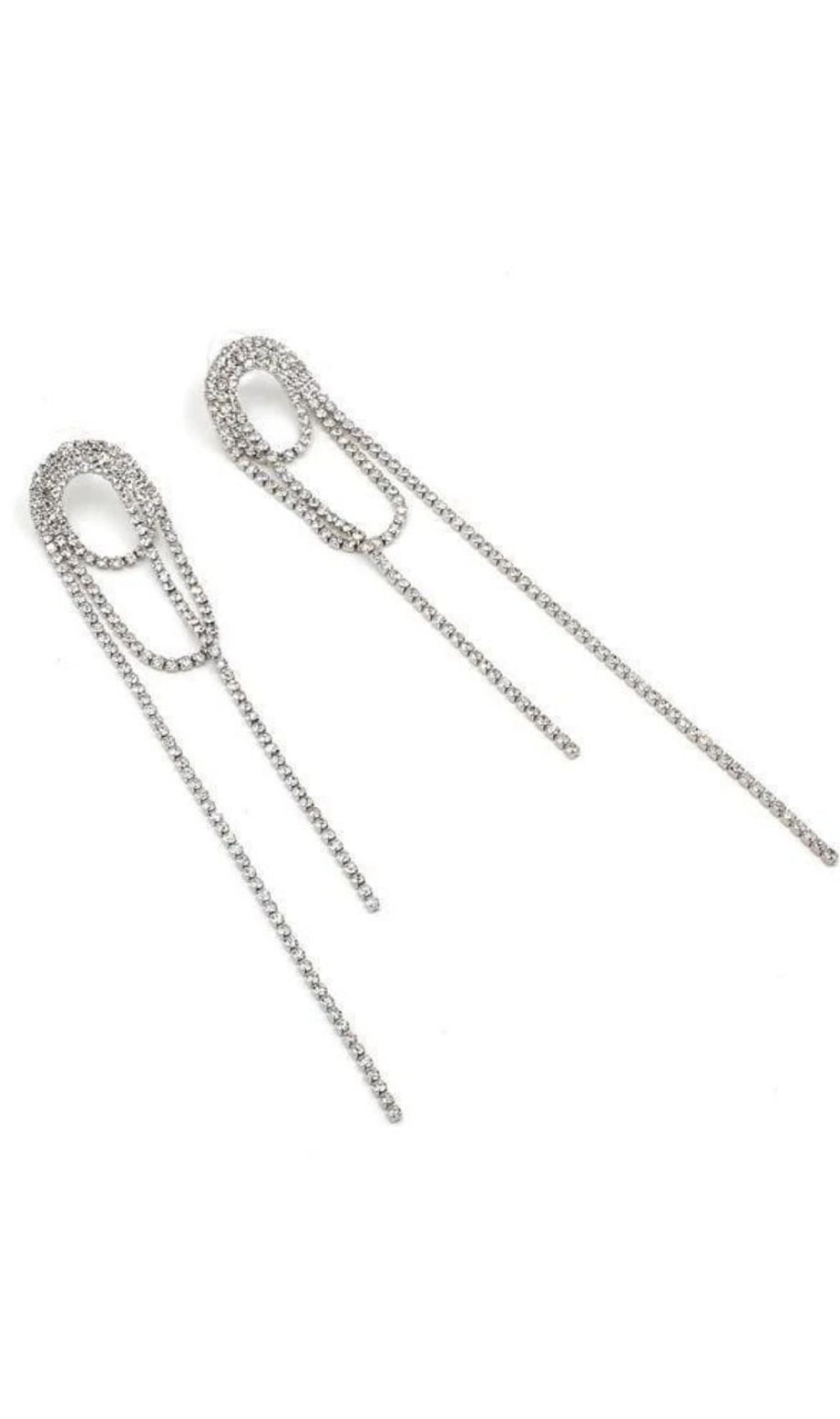 Silberfarbene Quastenohrringe mit Diamanten 