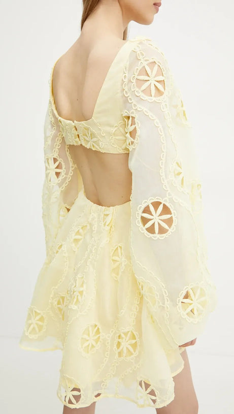 ABITO MINI TIFFANY CON SCOLLO A V E MANICHE A SBUFFO, COLOR GIALLO