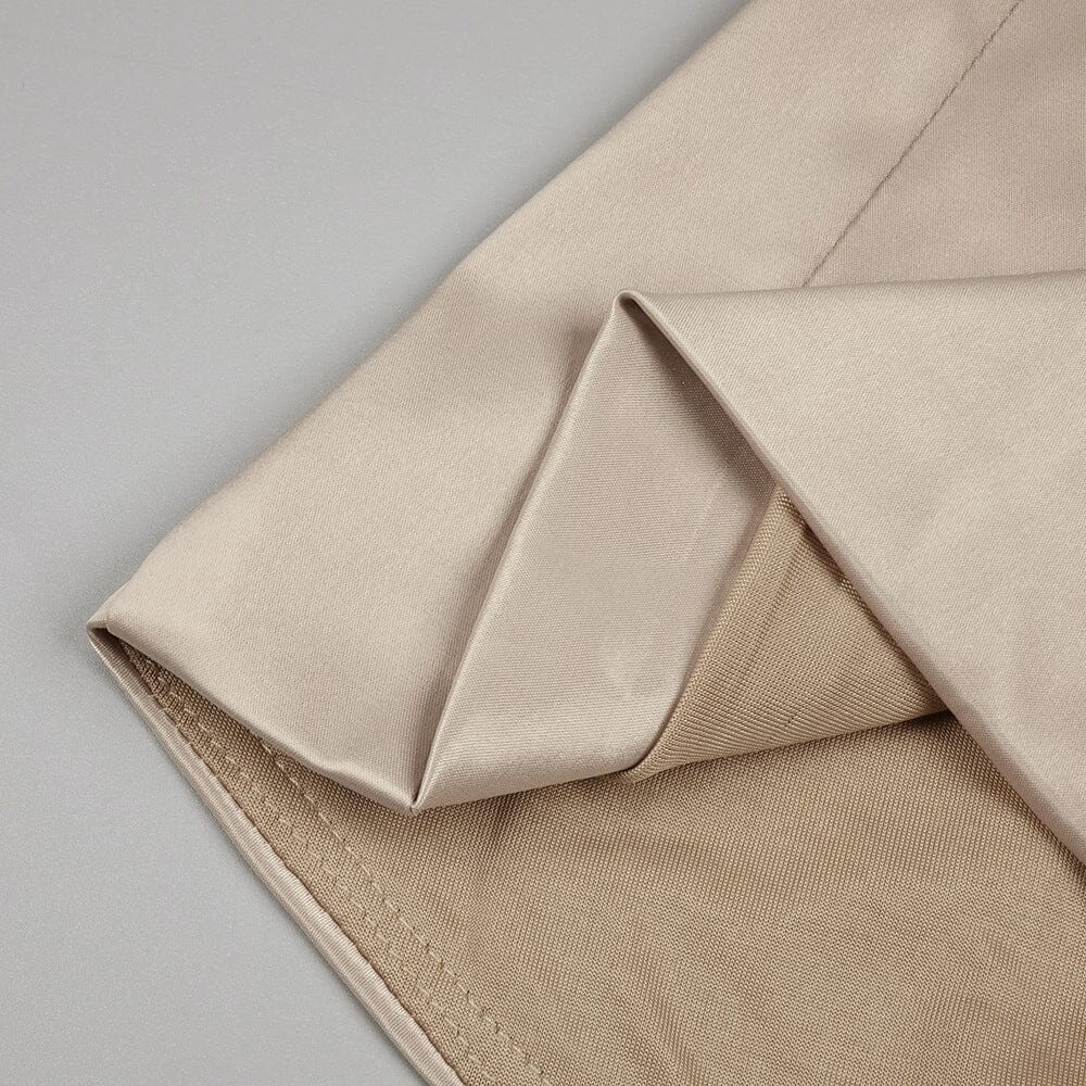 Brandina – Trägerloses Maxikleid im Meerjungfrauen-Stil aus Satin in Beige