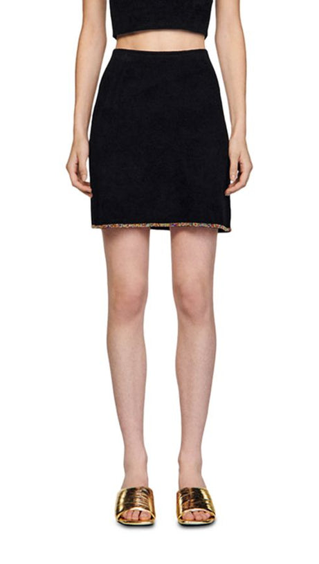 MINIROCK MIT SAMTVERZIERUNG 