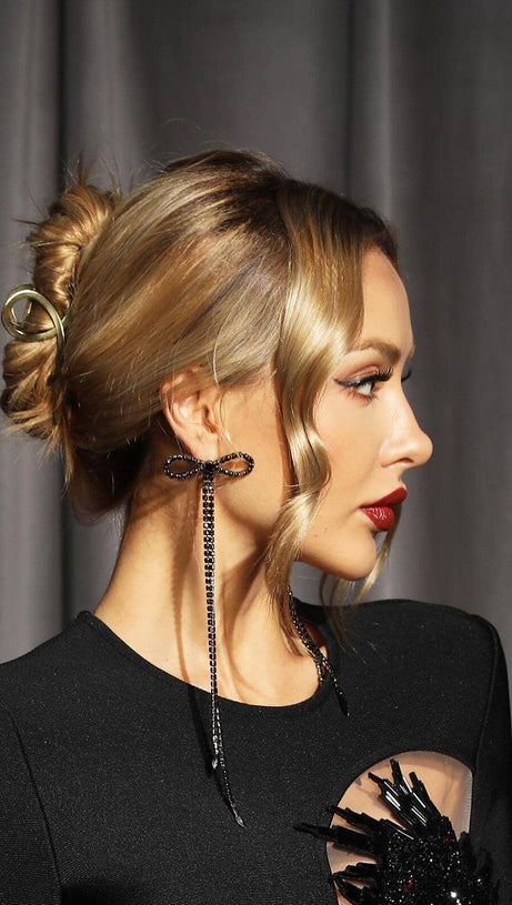 ORECCHINI A CATENA LUNGA CON FIOCCO DI STRASS