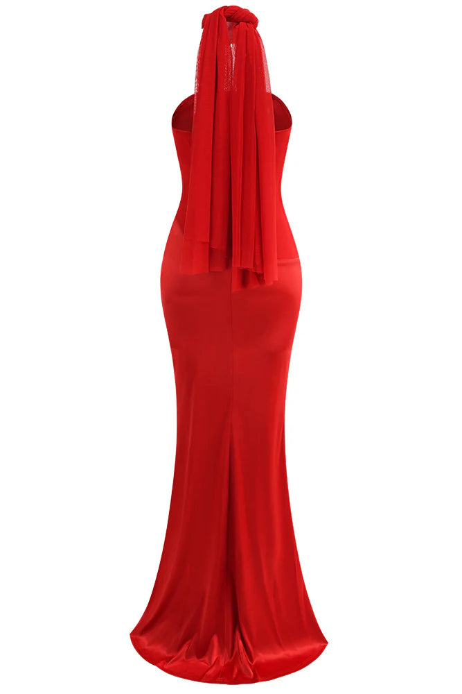 Trägerloses, figurbetontes Maxikleid mit Paillettenverzierung in Rot