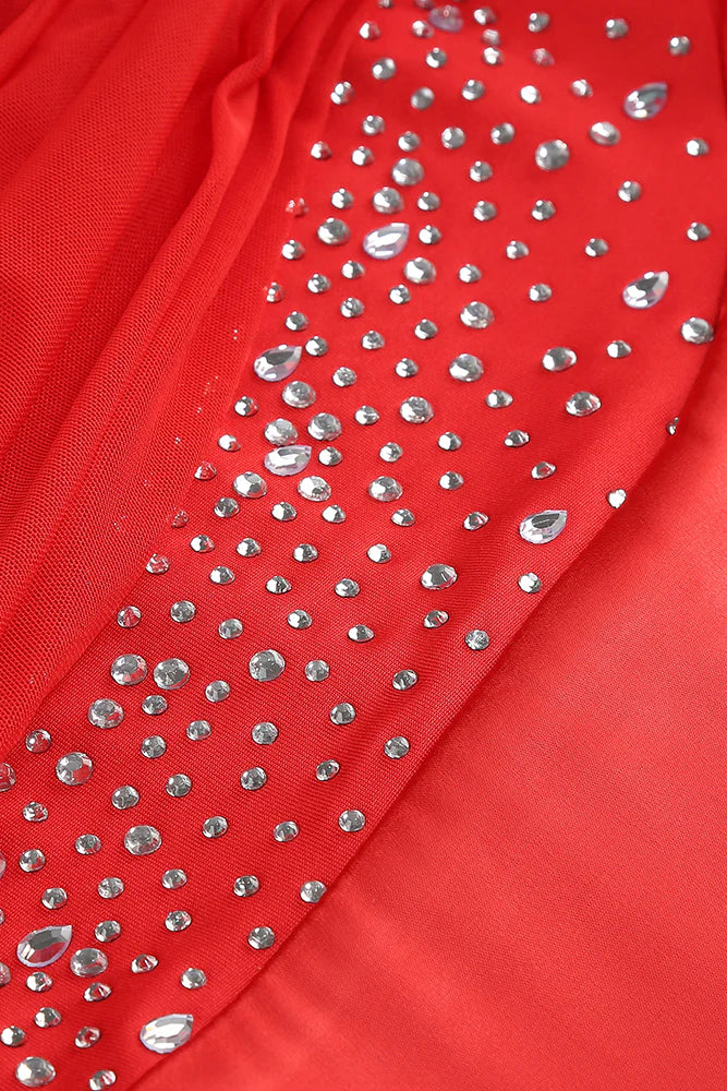 Trägerloses, figurbetontes Maxikleid mit Paillettenverzierung in Rot