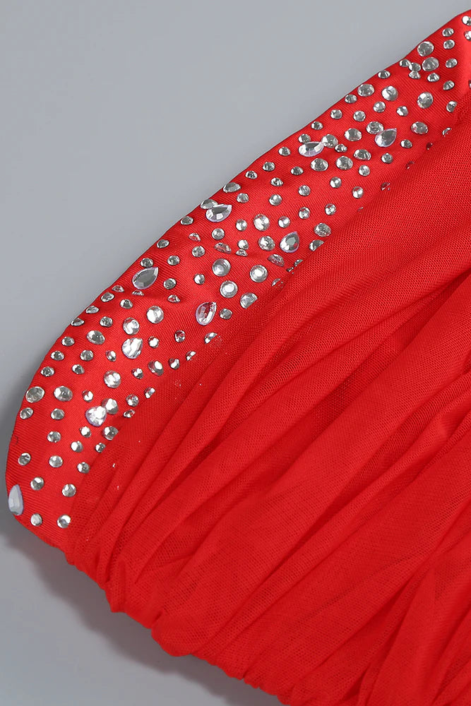 Trägerloses, figurbetontes Maxikleid mit Paillettenverzierung in Rot