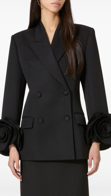 SOPHIA ROSE APPLIQUÉ BLAZER IN BLACK