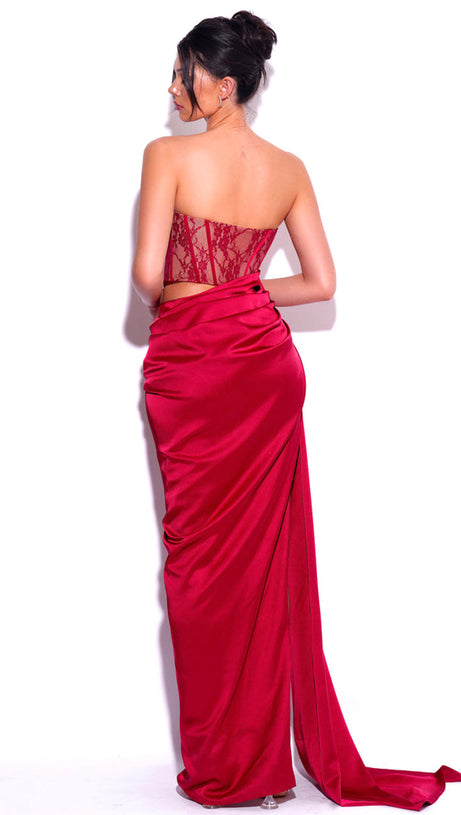 ABITO LUNGO DRAPPEGGIATO CON CORSETTO IN PIZZO SENZA SPALLINE ROSSO