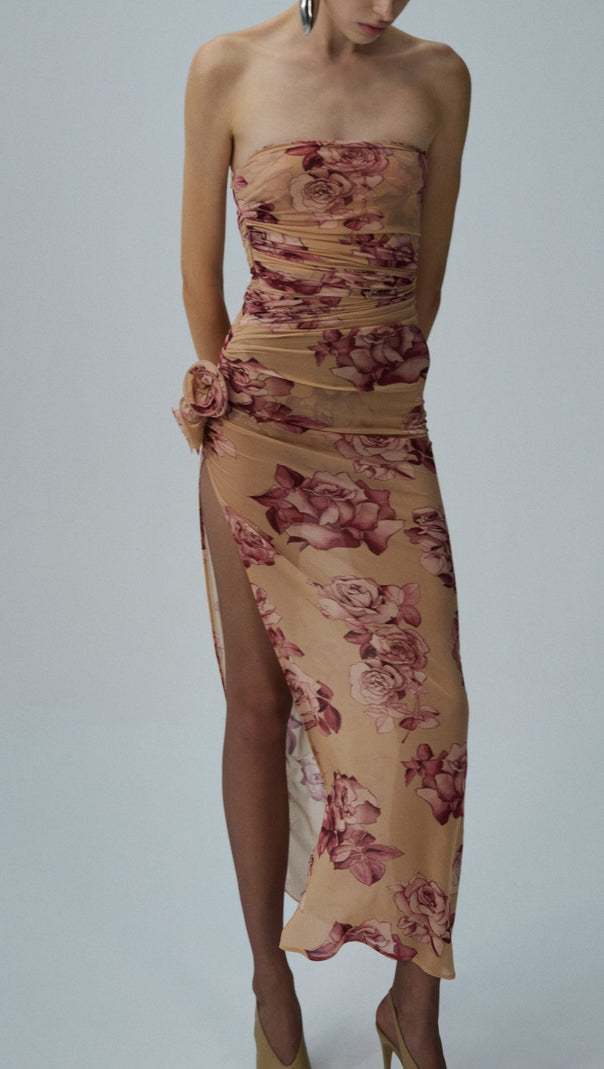 AIIZIE TAYSIA FLORAL STRAPLESS RUCHED MIDI DRESS - product image