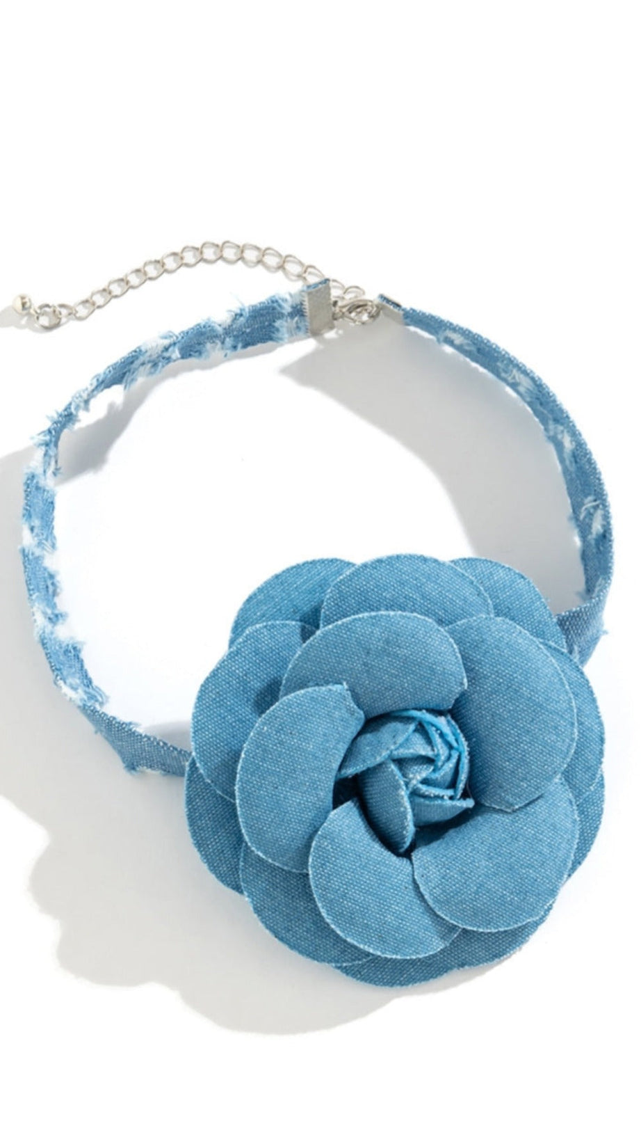 BLUE FLOWER CHOKER