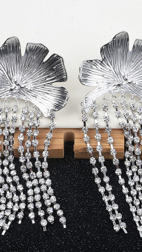 AIIZIE TSUKI FLOWER CRYSTAL FRINGE EARRINGS - product image