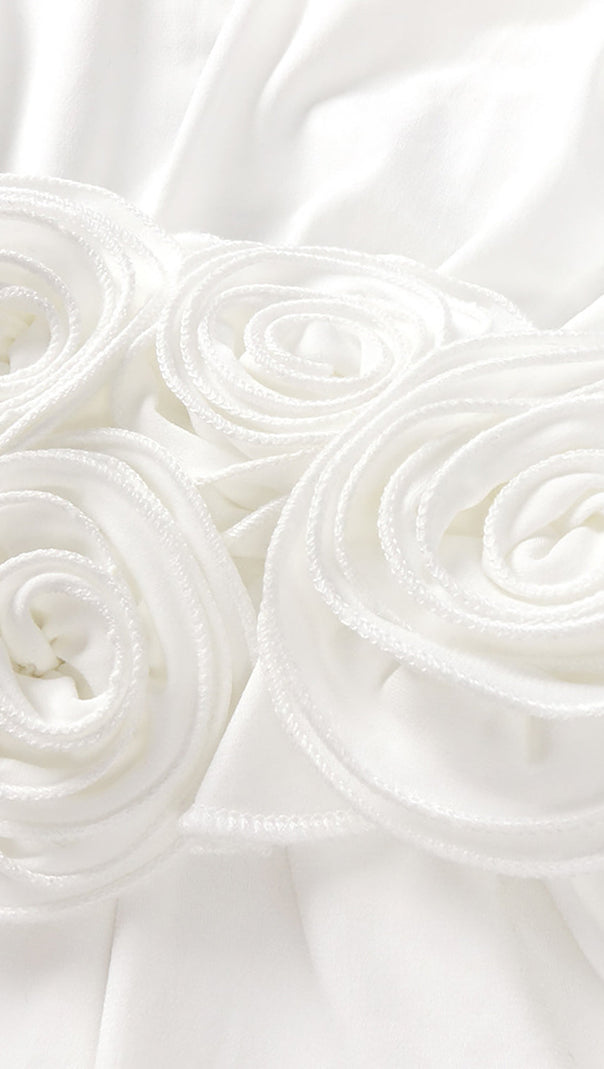 ABITO LUNGO BIANCO CON SCOLLO A V E FIORI arricciati ELSA