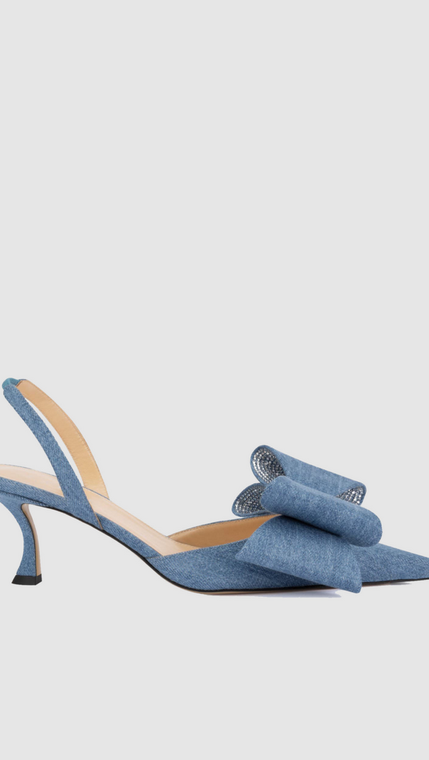 VIOLETA SLINGBACK-PUMPS AUS DENIM MIT SCHLEIFE – BLAU