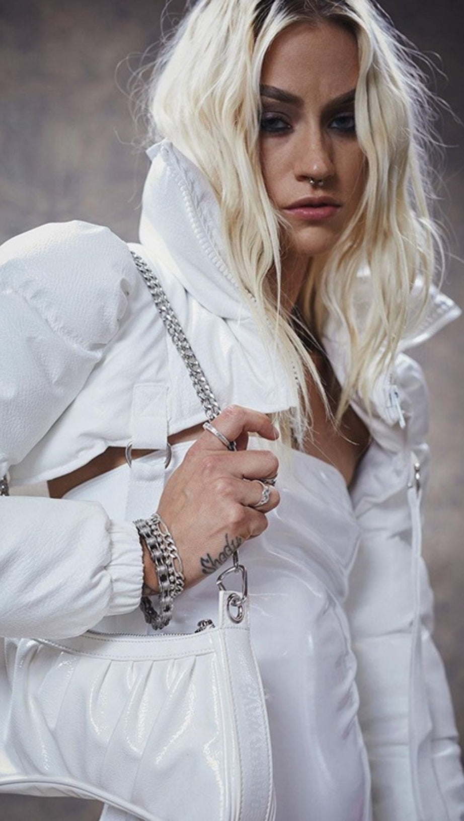 GIACCA CORTA BIANCA A COLLO ALTO