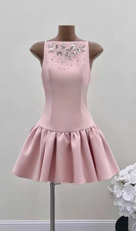 Mini-Trägerkleid mit Kristallverzierung in Rosa