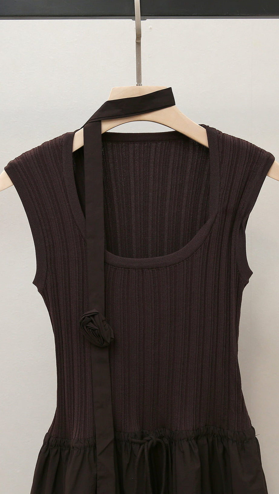 CHIC HUONG BROWN ASYMMETRICAL TIERED KNIT MIDI DRESS