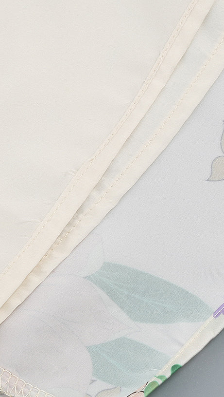 Asymmetrisches Minikleid mit Blumenmuster und schulterfreiem Schnitt