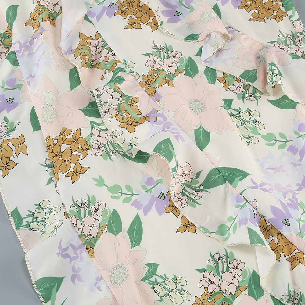 Asymmetrisches Maxikleid mit Rüschen und Blumenmuster in Beige