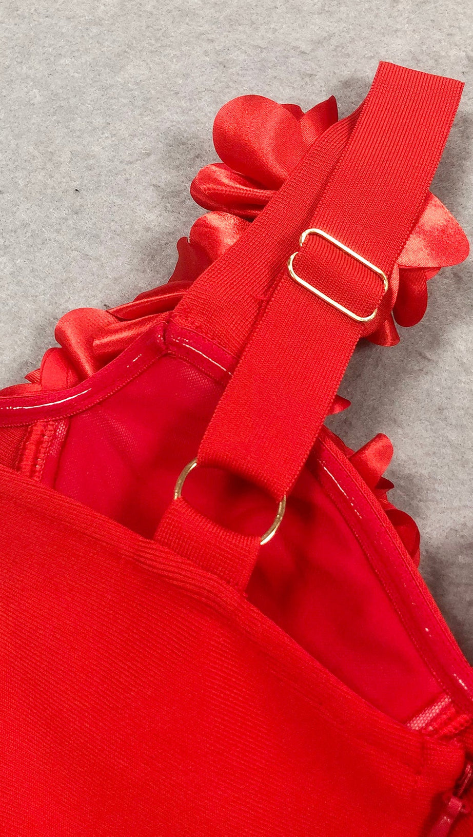 Candice – Bodycon-Maxikleid mit One-Shoulder-Träger und Blumenmuster in Rot