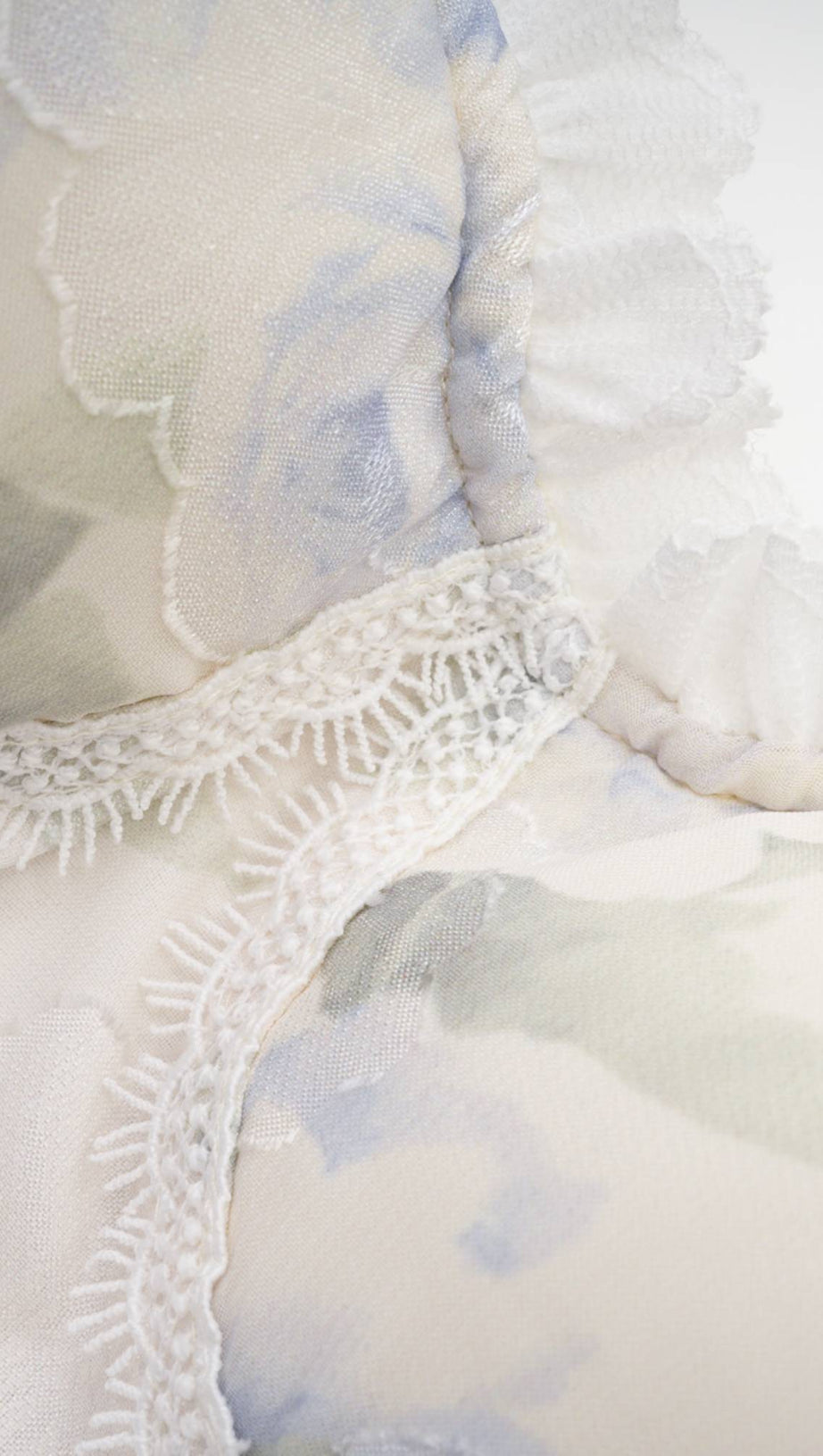 FLORAL PRINT RUCHED MINI DRESS IN WHITE