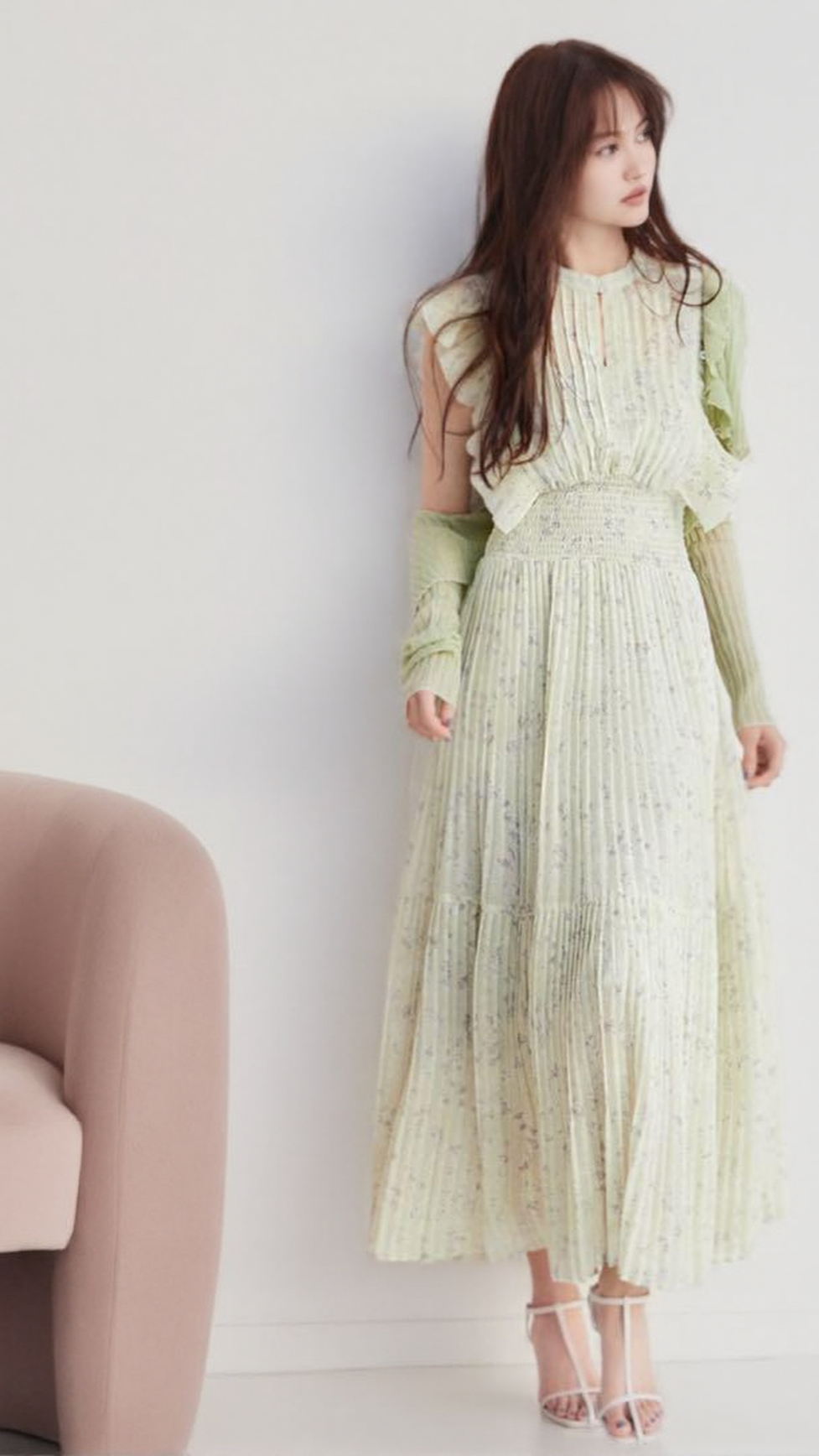 AUDREY SLEEVELESS PLEATED FLORAL MIDI DRESS IN MINT GREEN