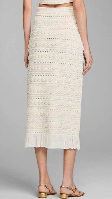 Strickrock mit Häkelbesatz in Ecru
