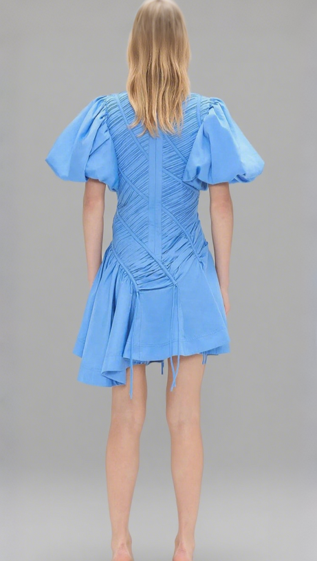 MINI ABITO ASIMMETRICO CON MANICHE A SBUFFO E PLISSETTATURE EUDORA IN BLU NEBBIA