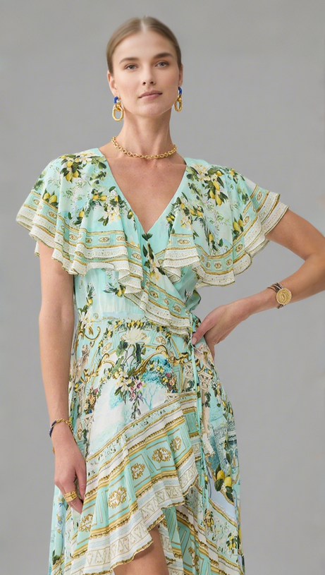 ABITO LUNGO IN SETA CON SCOLLO A V, ORLO IRREGOLARE, STAMPATO MULTICOLORE VERDE