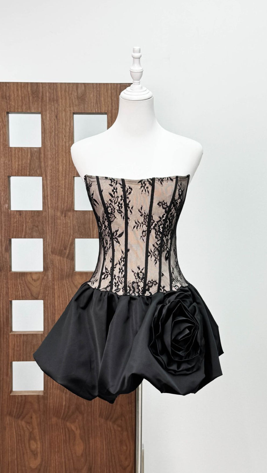 IRENE BLACK STRAPLESS CORSET MINI DRESS: SCULPTED DRAMA & CHIC ALLURE