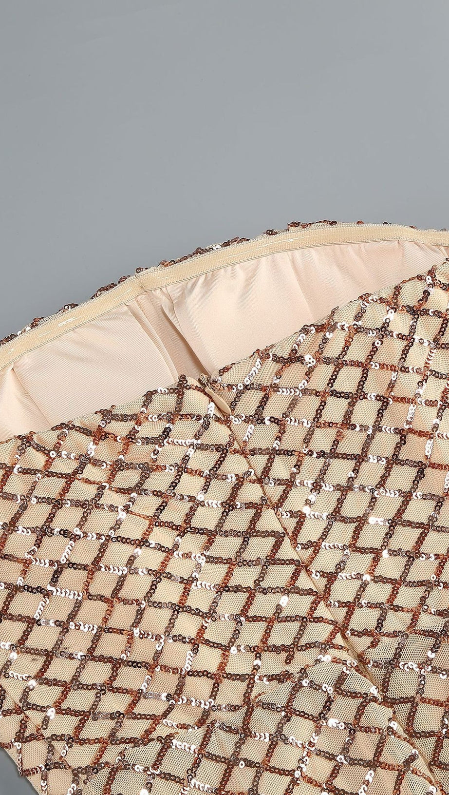 Off-Shoulder-Kleid mit seitlichen Schlitzen im Fischgrätenmuster