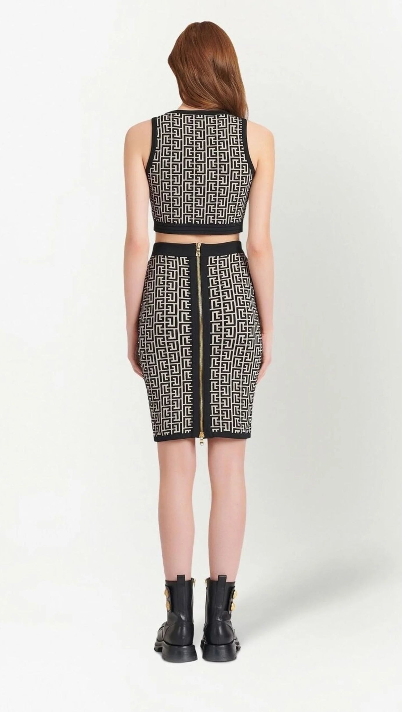 TOP CORTO CON MOTIVO MONOGRAMMA 