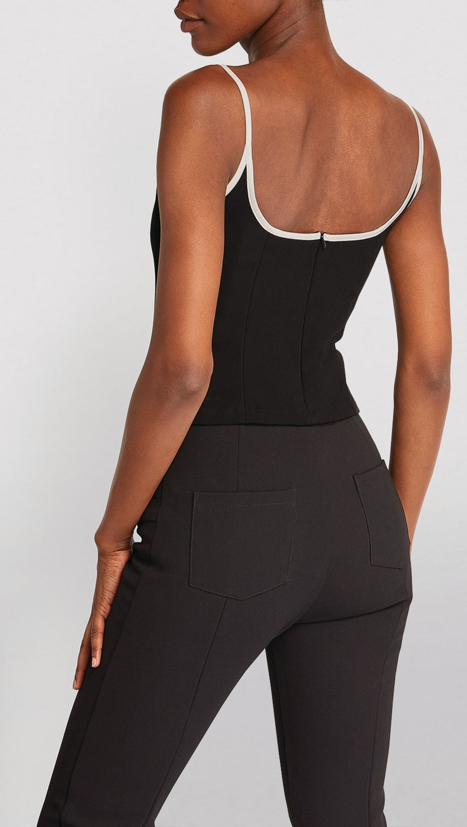 BLACK HEART SINGLET CONTRAST-TRIM TOP