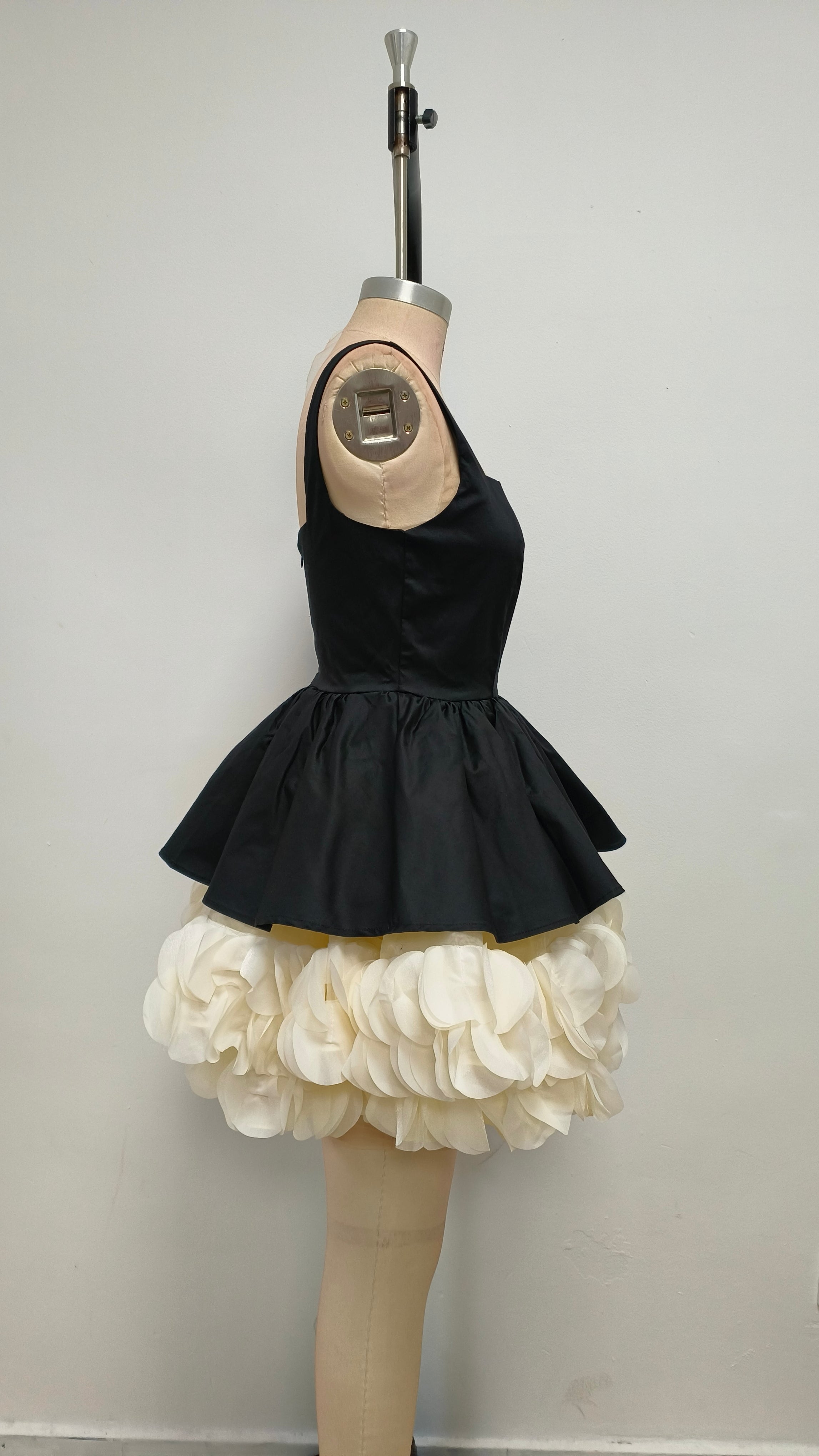 BLACK MINI DRESS PUFFY SKIRT