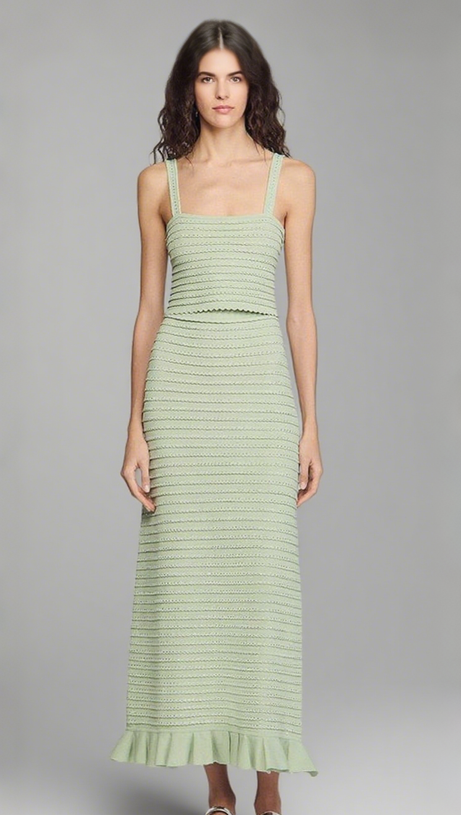 Kurzes Stricktop mit Strassbesatz in Mandelgrün