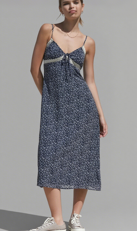 Abito midi con scollo a V e pizzo floreale blu navy