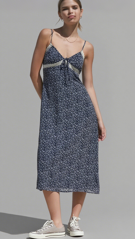 V-NECKLINE FLORAL LACE TRIM MIDI DRESS IN NAVY