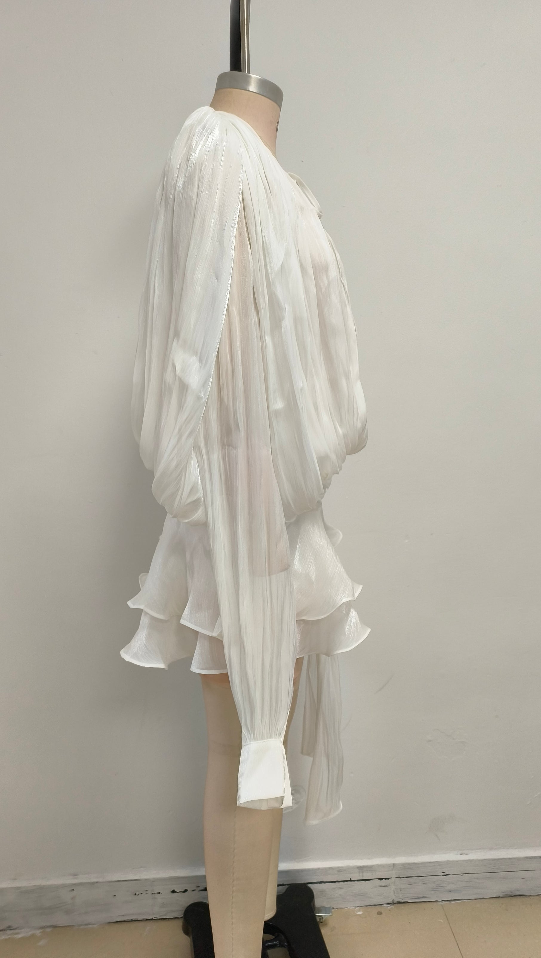 AIIZIE WHITE LONG SLEEVE TIE MINI DRESS - product image