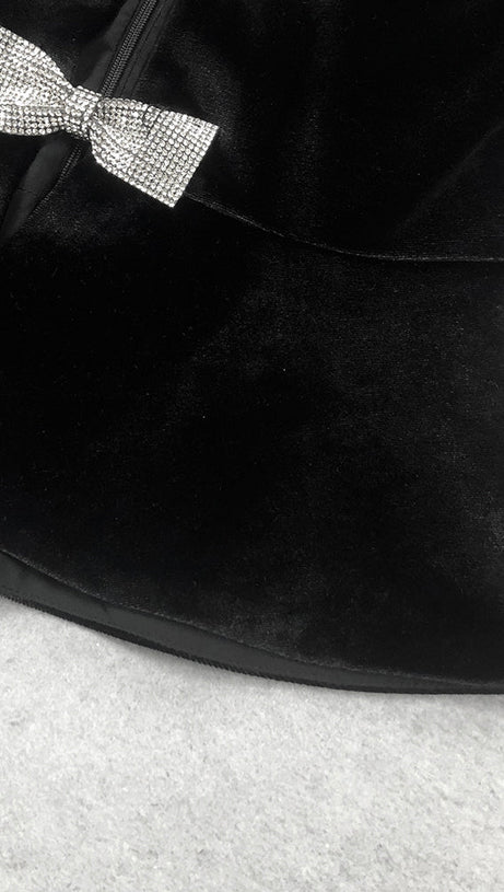 COMPLETO ABITO CORTO CON FIOCCO E TAGLIO VICTORIA NERO