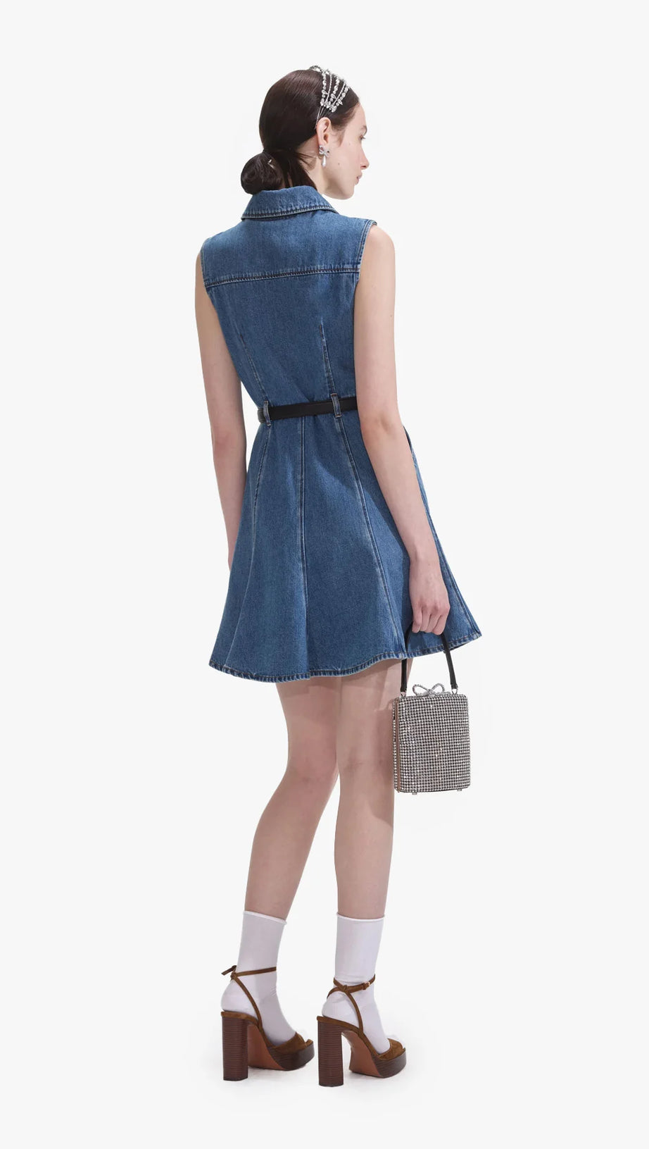 Ärmelloses Minikleid aus Denim mit Perlen