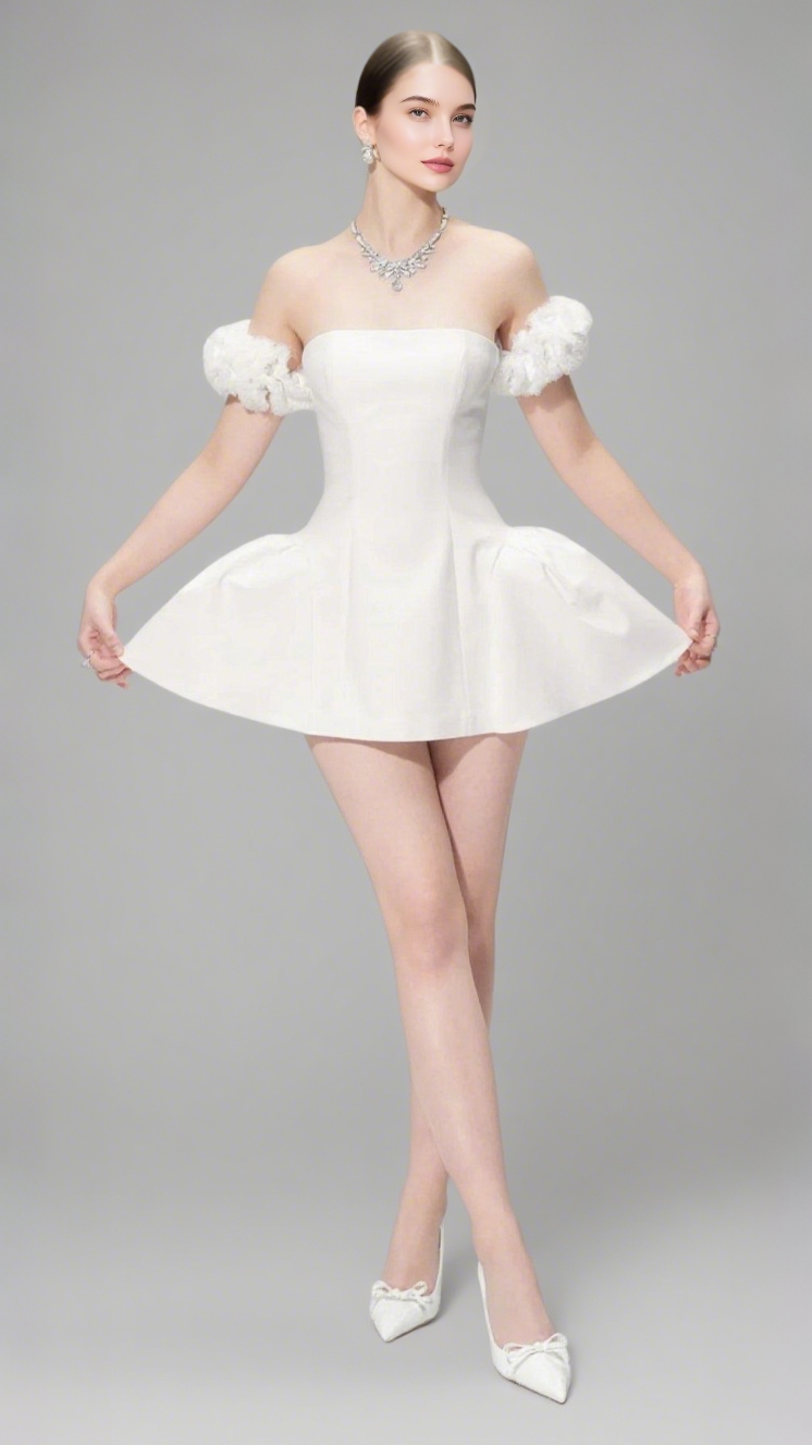 SHERRY FLOWER STRAPLESS PUFFY MINI DRESS IN WHITE