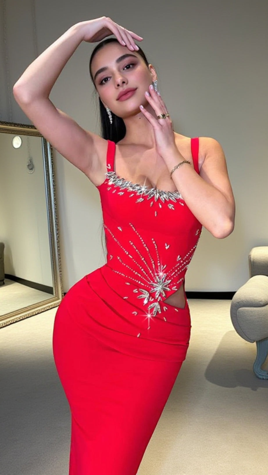 ABITO LUNGO DRAPPEGGIATO CON CRISTALLI ROSSO